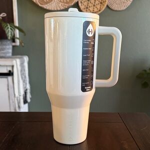 Hydrojug 32 oz Traveler in Snowflake (glitter white)! New! Limited Edition!